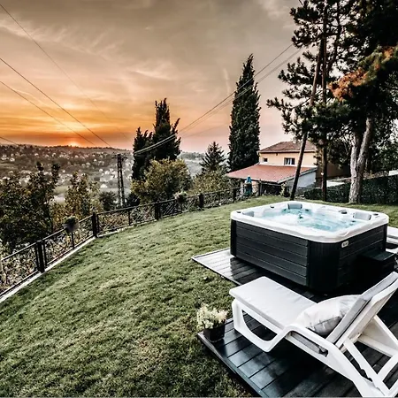 The Cypress & Vineyard Ii Villa